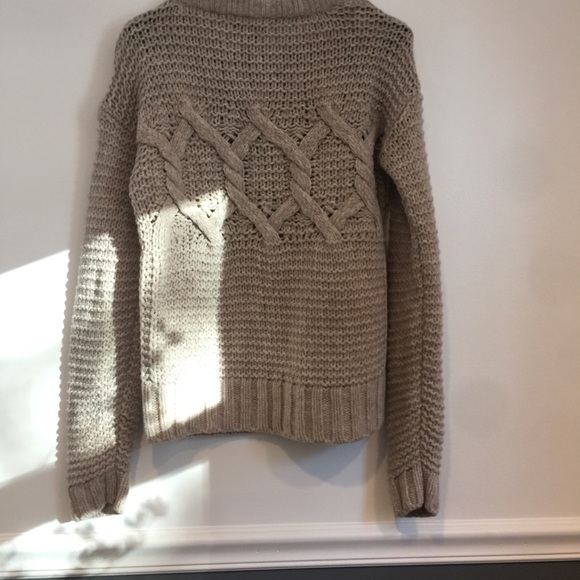 Banana Republic sweater women’s size M /S tan crew - Picture 3 of 5